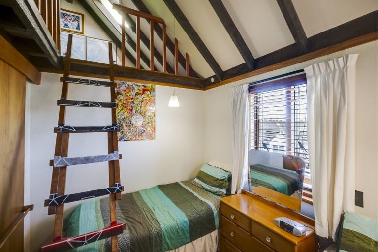 Photo of property in 34 Roslyn Road, Bluff Hill, Napier, 4110