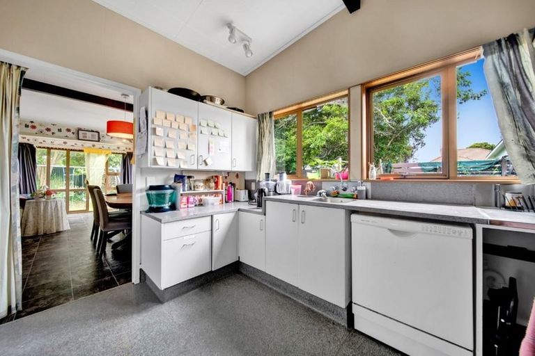 Photo of property in 3/2a Julian Place, Westown, New Plymouth, 4310