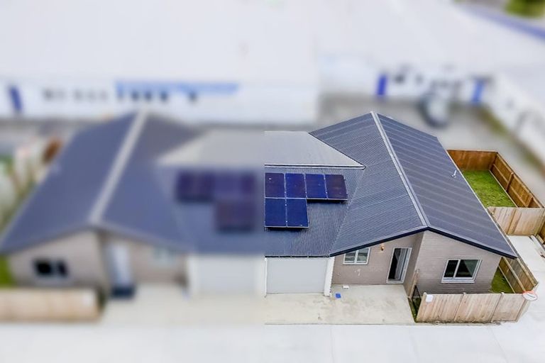 Photo of property in 2/12 The Strand, Wainuiomata, Lower Hutt, 5014