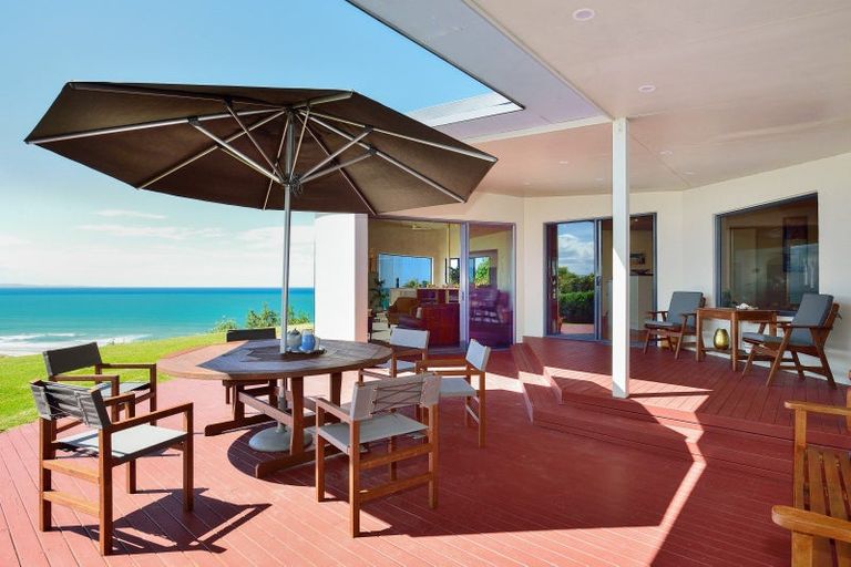 Photo of property in 225 Mahia East Coast Road, Mahia, 4198