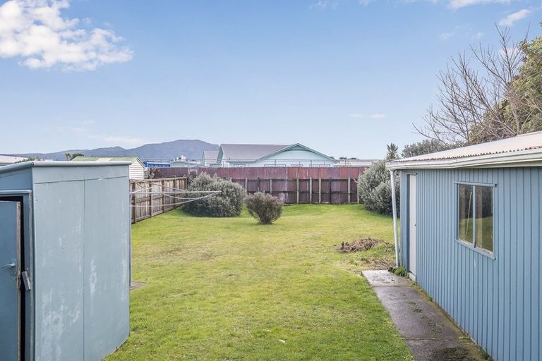 Photo of property in 69 Gray Avenue, Paraparaumu Beach, Paraparaumu, 5032