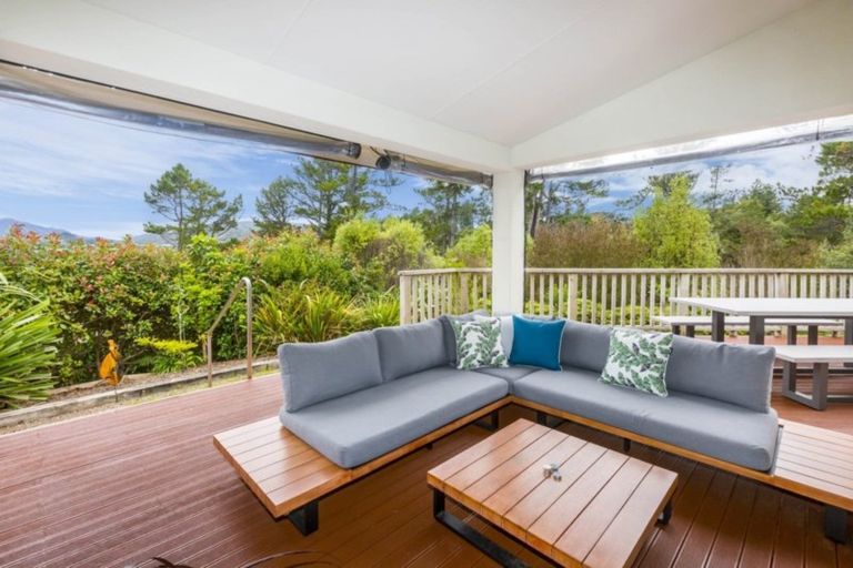 Photo of property in 22 Mount Marua Way, Timberlea, Upper Hutt, 5018