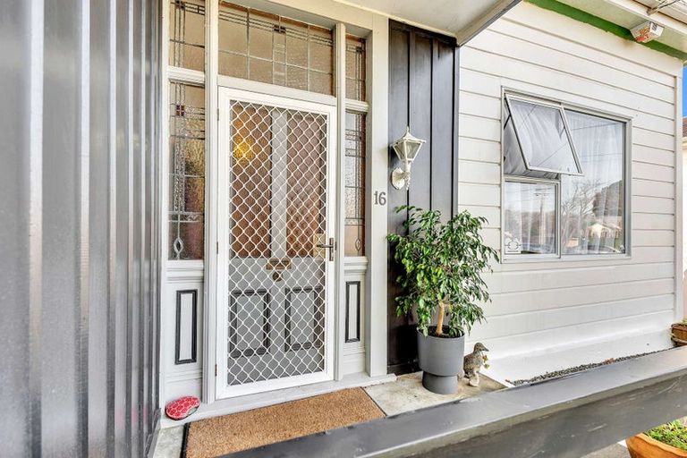 Photo of property in 16 Gloucester Street, Whanganui, 4500