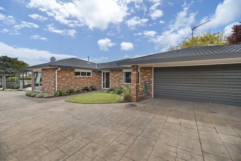 Photo of property in 17d Kinross Drive, Merrilands, New Plymouth, 4312
