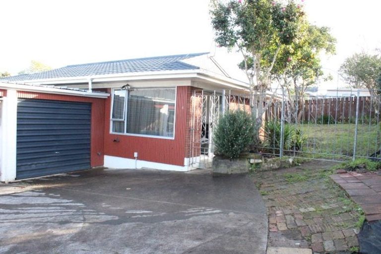 Photo of property in 2/123a Gossamer Drive, Pakuranga Heights, Auckland, 2010
