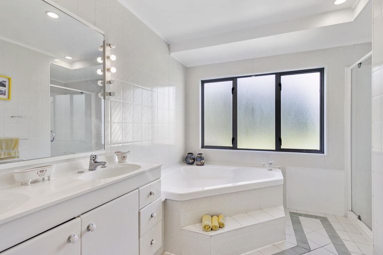 Photo of property in 79b Hyland Place, Waiuku, 2681