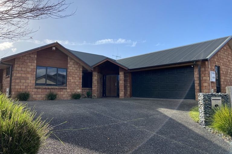 Photo of property in 15 Mickelson Avenue, Rototuna, Hamilton, 3210