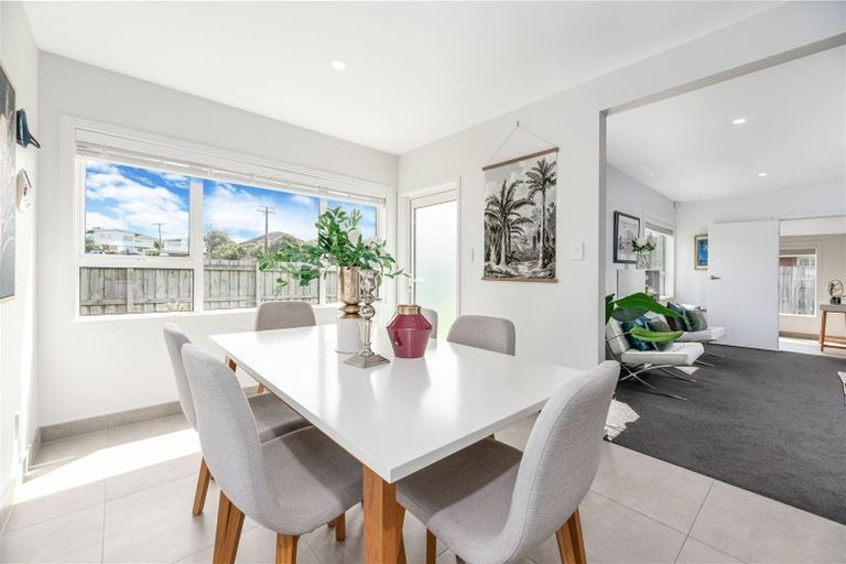 Photo of property in 25 Tiroroa Avenue, Te Atatu South, Auckland, 0610