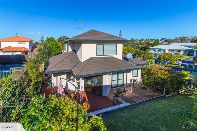 Photo of property in 1/3 Mossop Rise, Glenfield, Auckland, 0629