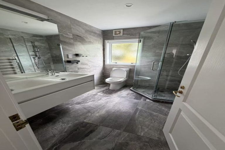 Photo of property in 124 Pemberton Avenue, Bayview, Auckland, 0629