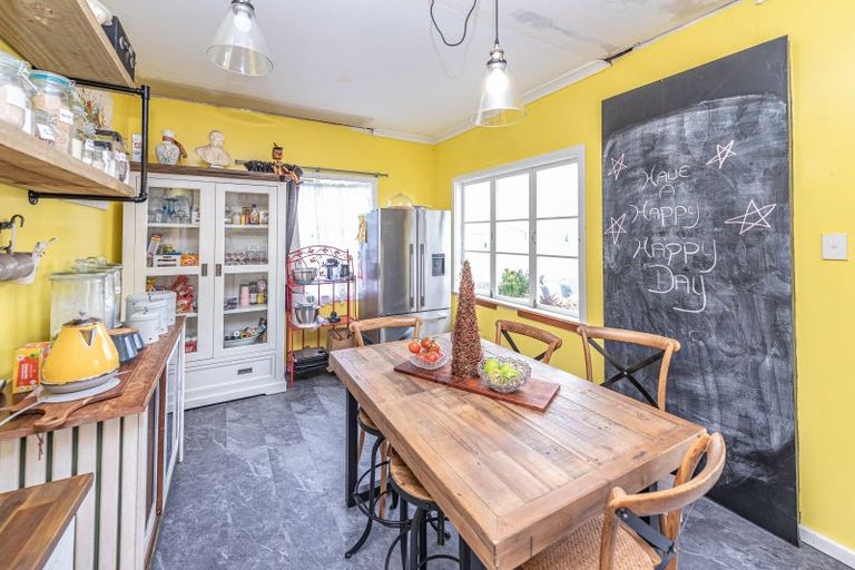 Photo of property in 16 Field Street, Aramoho, Whanganui, 4500