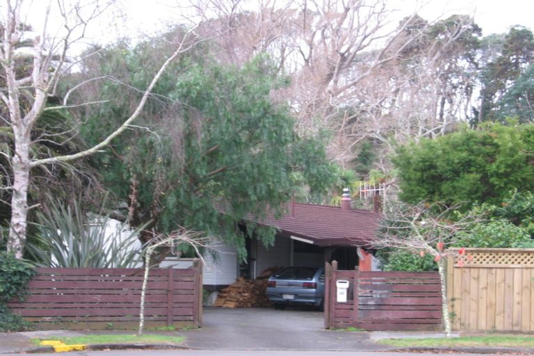 Photo of property in 20 Alexander Street, Waikanae, 5036