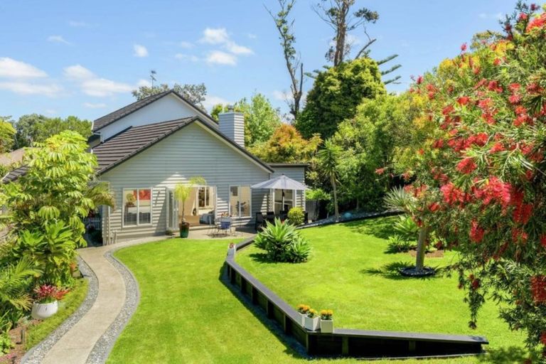 Photo of property in 30c Marine Parade, Mellons Bay, Auckland, 2014