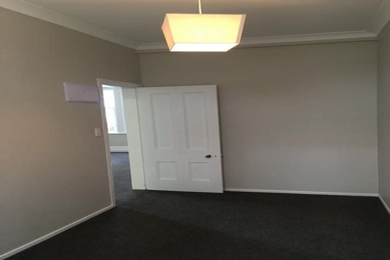 Photo of property in 17 Portland Crescent, Thorndon, Wellington, 6011