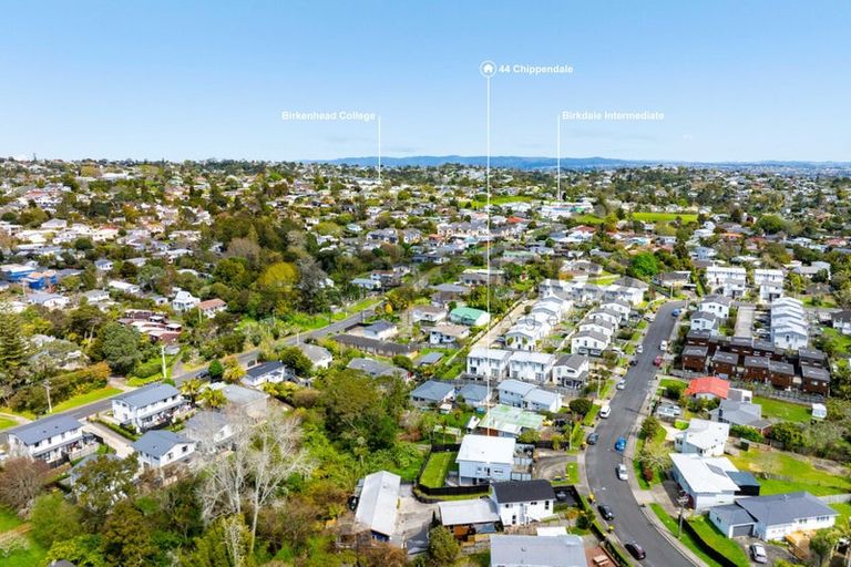 Photo of property in 44 Chippendale Crescent, Birkdale, Auckland, 0626