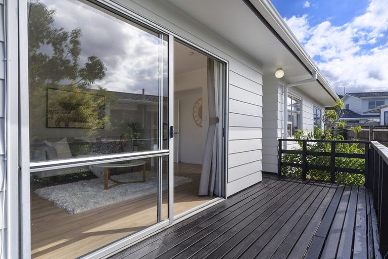 Photo of property in 6 Mannering Place, Hillcrest, Auckland, 0627