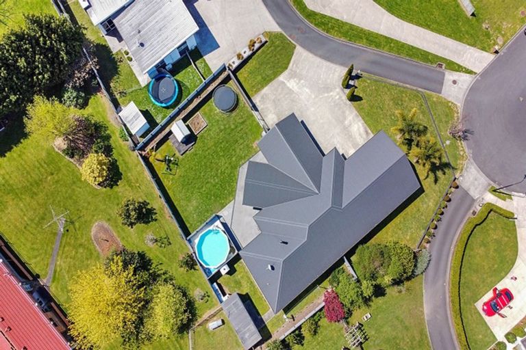 Photo of property in 14 Allendale Place, Morrinsville, 3300