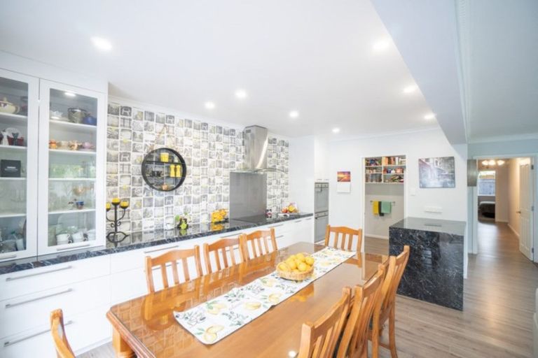 Photo of property in 9 Linmor Place, Terrace End, Palmerston North, 4410