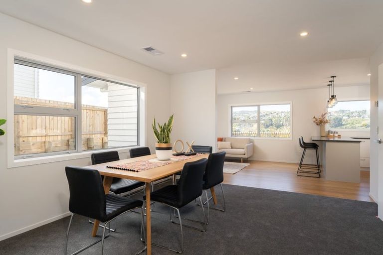 Photo of property in 9 Pine Hill Rise, Glenside, Wellington, 6037