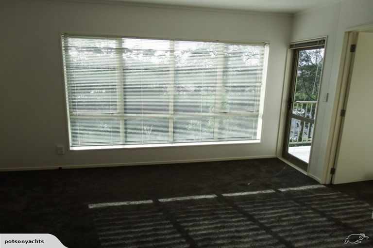 Photo of property in The Haven, 15/120 Beach Haven Road, Beach Haven, Auckland, 0626