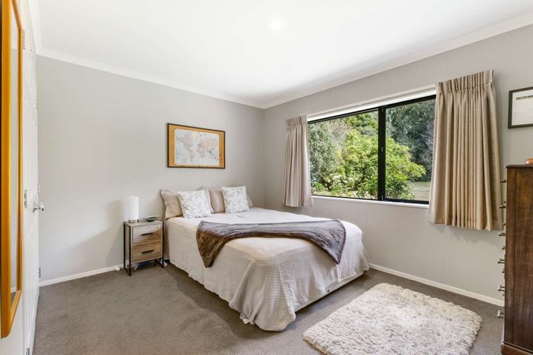 Photo of property in 16 Awaroa Stream Drive, Waiuku, 2123