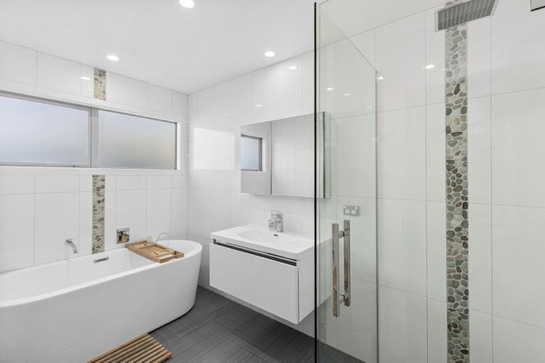 Photo of property in 10 Snowberry Street, Albert Town, Wanaka, 9305