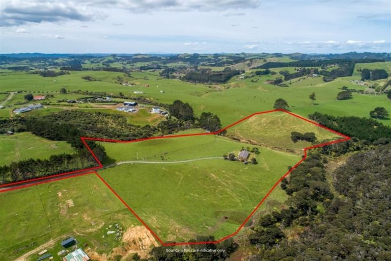 Photo of property in 94 Oaia Road, Muriwai, Waimauku, 0881