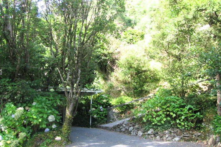 Photo of property in 6 Beechwood Lane, Te Marua, Upper Hutt, 5018