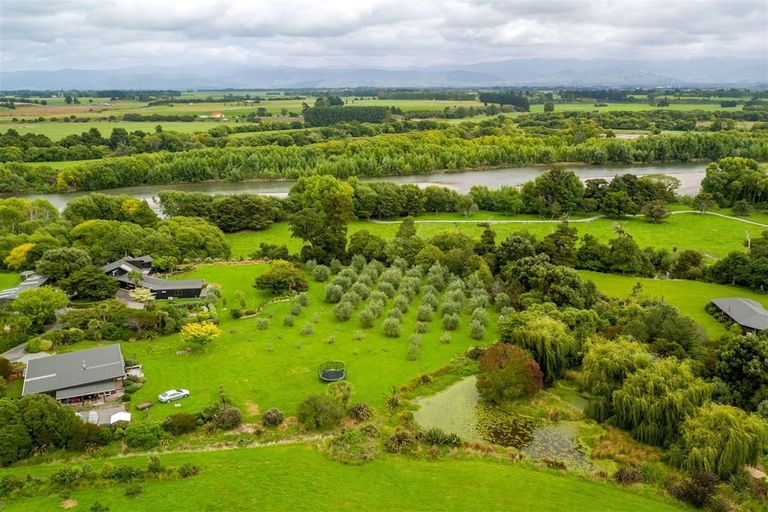 Photo of property in 672e Te Whiti Road, Te Whiti, Masterton, 5884