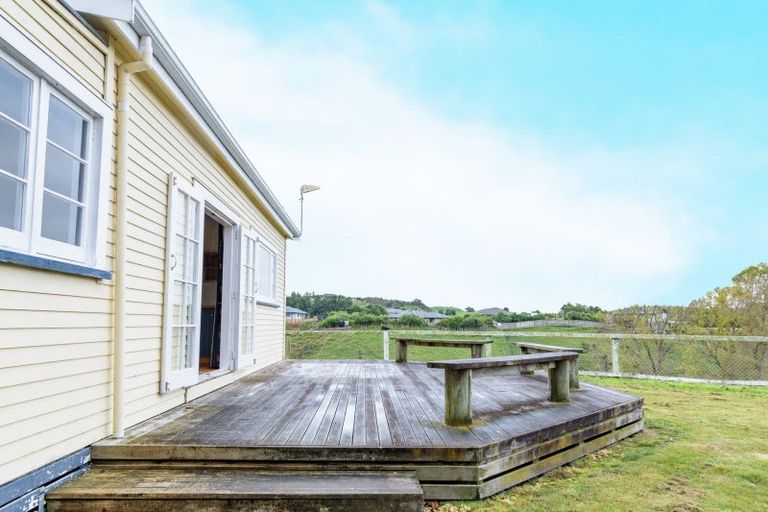 Photo of property in 100 Halcombe Road, Feilding, 4775