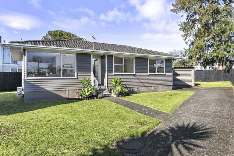 Photo of property in 16 Kea Place, Mangere Bridge, Auckland, 2022