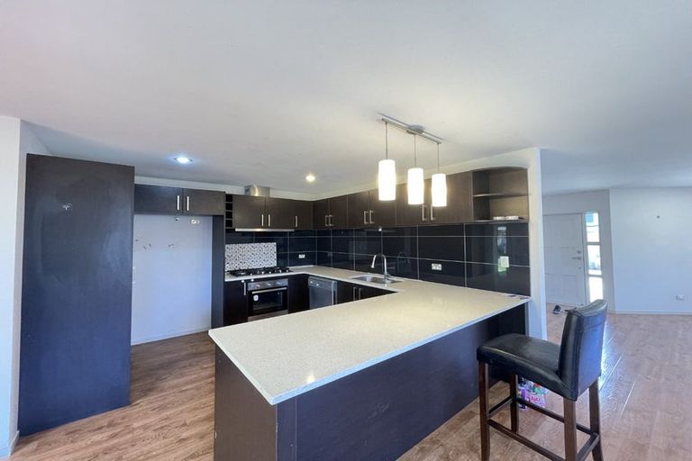 Photo of property in 13a Woodside Road, Massey, Auckland, 0614