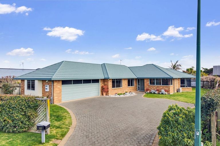 Photo of property in 10 Chatswood Place, Rototuna, Hamilton, 3210