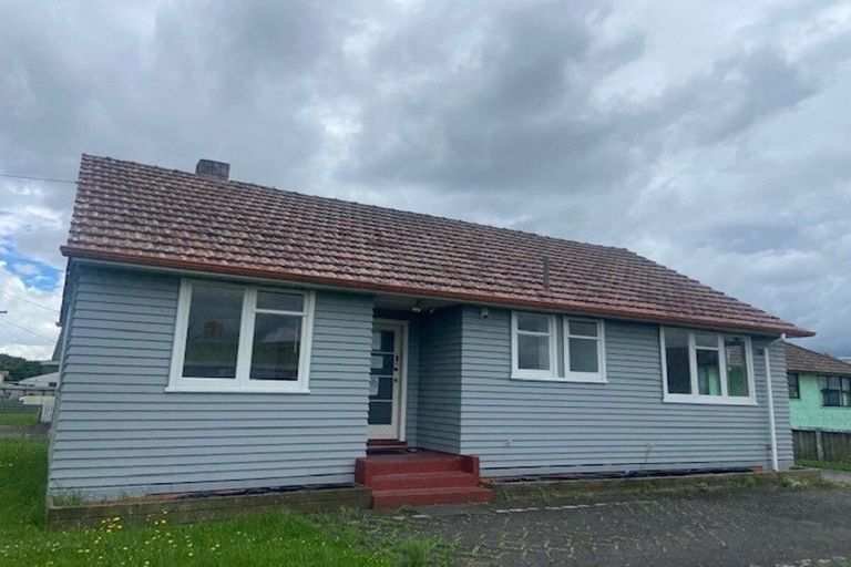 Photo of property in 2 Takahe Street, Frankton, Hamilton, 3204