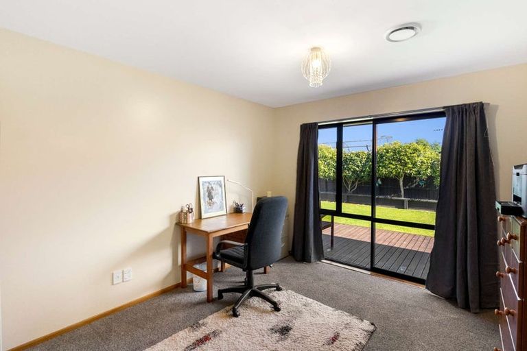 Photo of property in 57 Queenspark Drive, Parklands, Christchurch, 8083