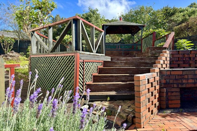 Photo of property in 3 Murano Place, Chatswood, Auckland, 0626