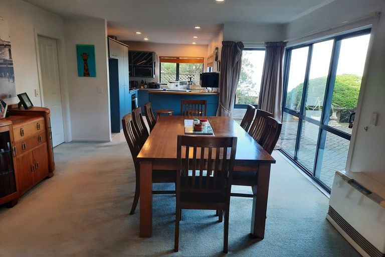 Photo of property in 8 Forbes Lane, Newlands, Wellington, 6037