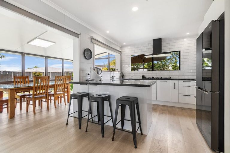 Photo of property in 22 Villa Place, Bell Block, New Plymouth, 4312