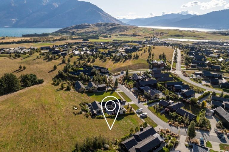 Photo of property in 19 Pendeen Crescent, Jacks Point, Queenstown, 9371