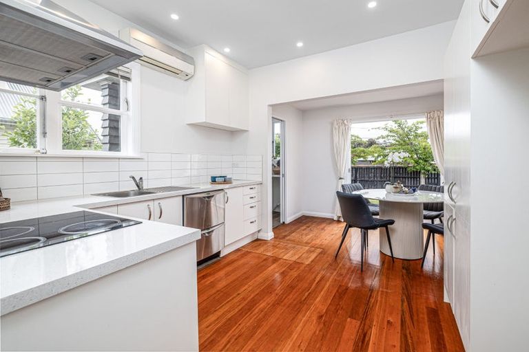 Photo of property in 1/58 Wilsons Road, Saint Martins, Christchurch, 8022