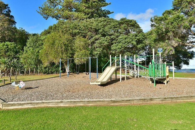 Photo of property in 8 Hillside Crescent, Leigh, 0985