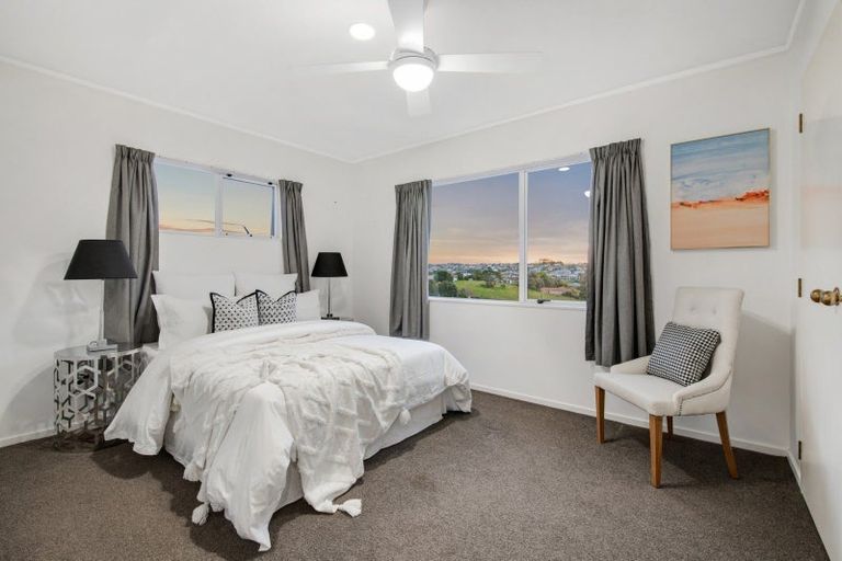 Photo of property in 1 Weka Close, Red Beach, 0932