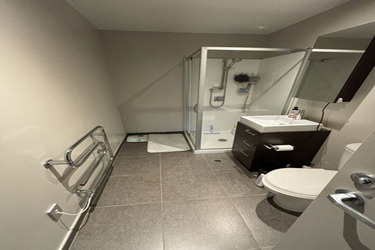 Photo of property in Shoal Haven Apartments, 201b/130 Anzac Street, Takapuna, Auckland, 0622