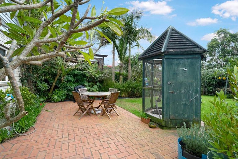 Photo of property in 2/18a Clayburn Road, Glen Eden, Auckland, 0602