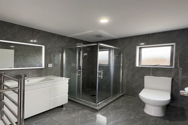 Photo of property in 466a Massey Road, Mangere East, Auckland, 2024