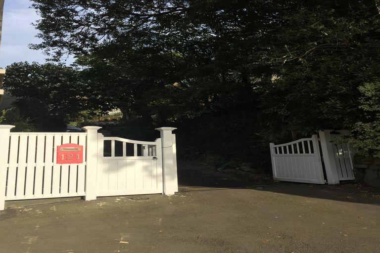 Photo of property in 121 Upland Road, Kelburn, Wellington, 6012