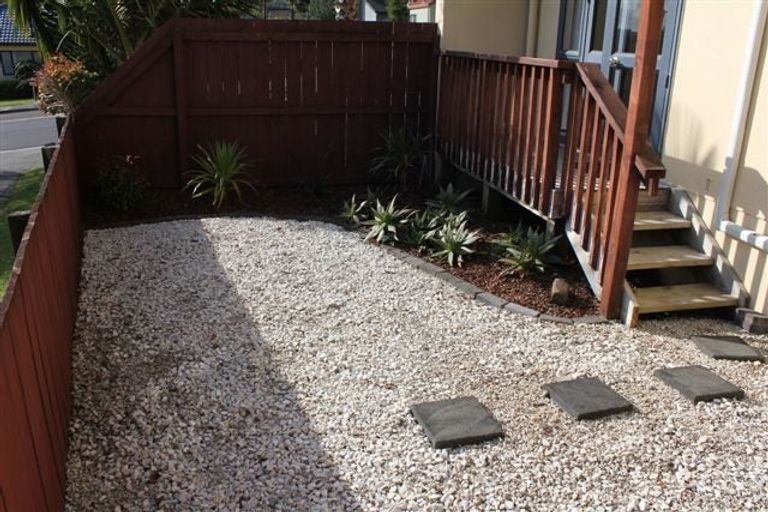 Photo of property in 2/14 Ponderosa Drive, Oteha, Auckland, 0632