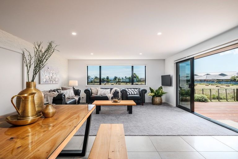 Photo of property in 139 Potae Avenue, Riverdale, Gisborne, 4010