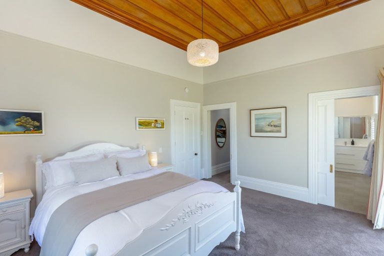 Photo of property in 16 Orchard Road, Greytown, 5712