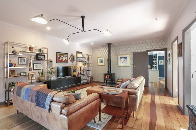 Photo of property in 324 Titirangi Road, Titirangi, Auckland, 0604